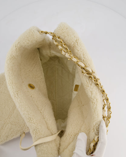 Chanel 24/K Beige Large 22 Shearling Bag with Champagne Gold Hardware