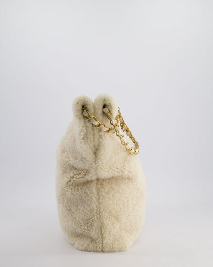 Chanel 24/K Beige Large 22 Shearling Bag with Champagne Gold Hardware