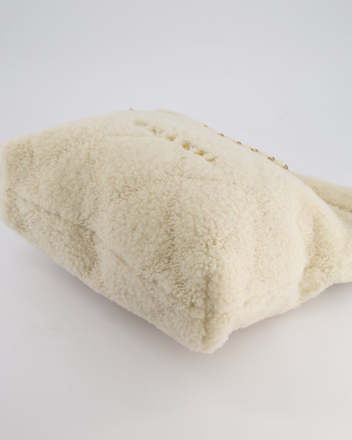 Chanel 24/K Beige Large 22 Shearling Bag with Champagne Gold Hardware