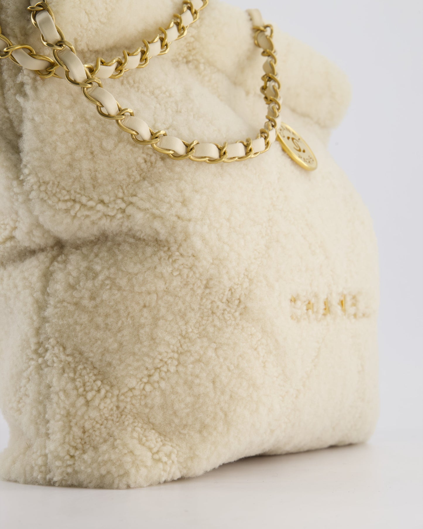 Chanel 24/K Beige Large 22 Shearling Bag with Champagne Gold Hardware