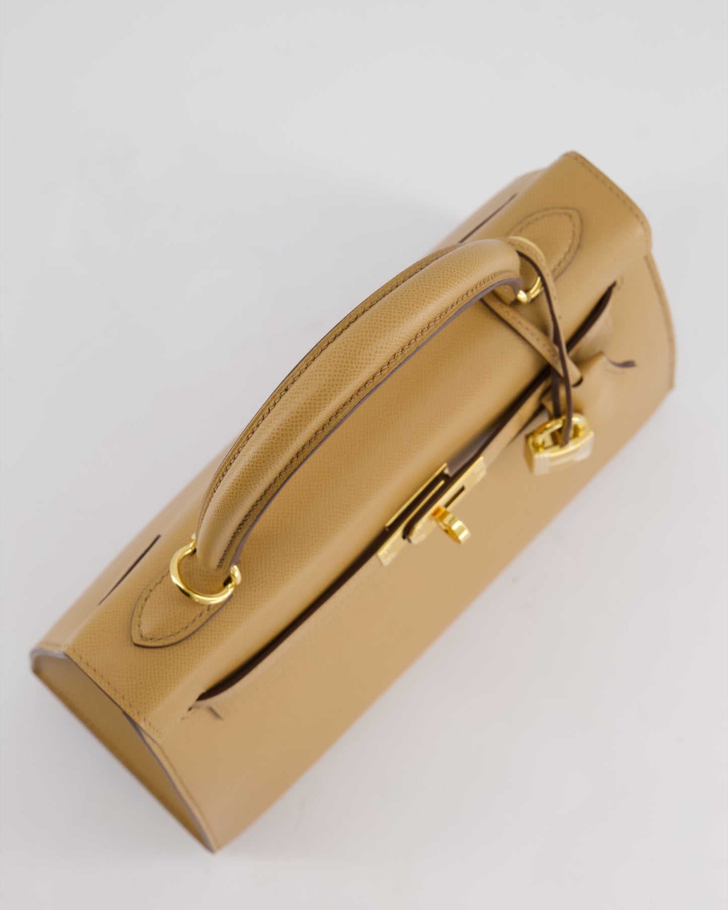 *RARE* Hermès Verso Kelly Sellier 25cm Bag in Biscuit Madame Leather, Blanc Interior with Gold Hardware