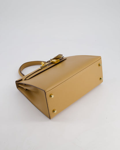 *RARE* Hermès Verso Kelly Sellier 25cm Bag in Biscuit Madame Leather, Blanc Interior with Gold Hardware