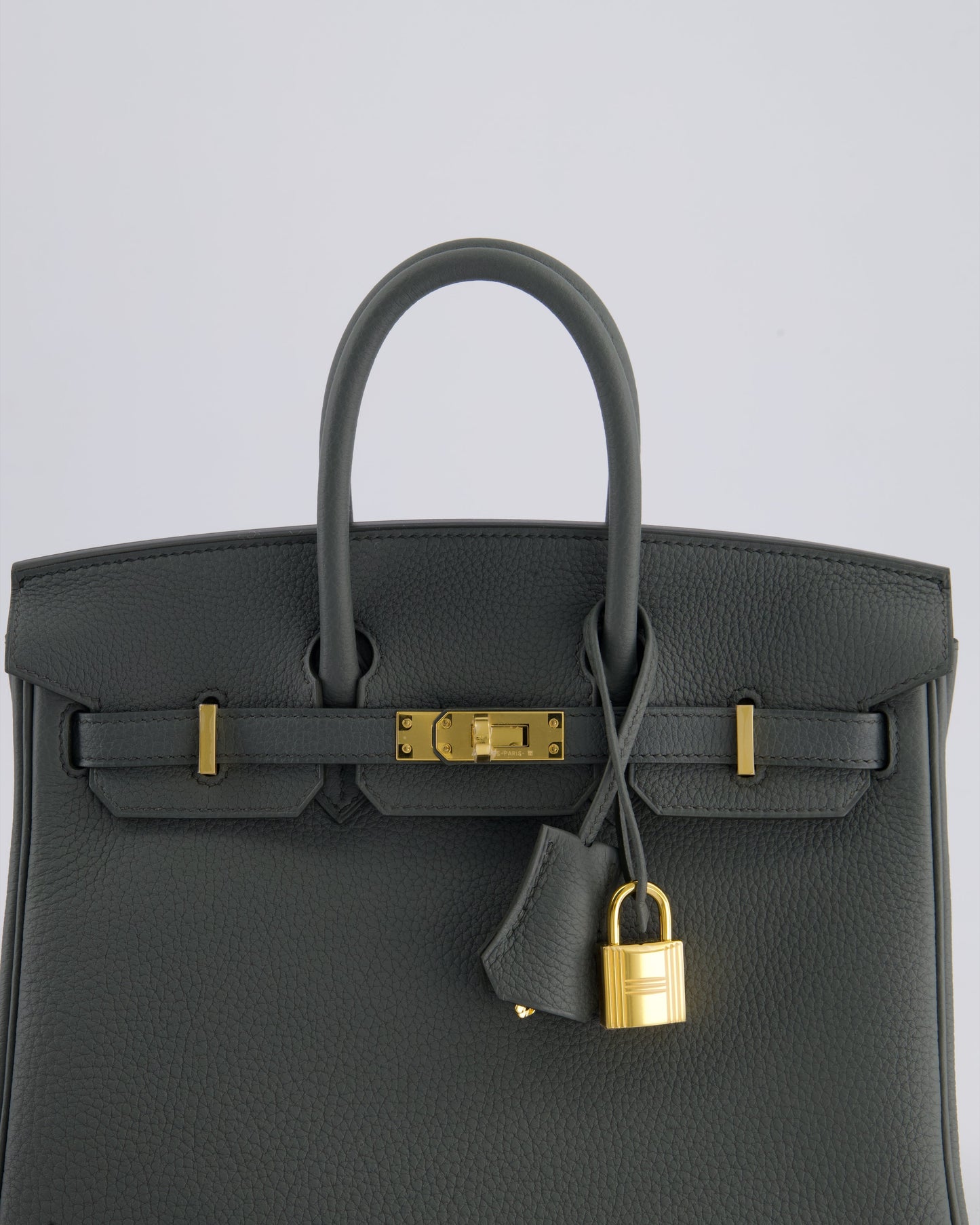 *SUPER HOT COLOUR* Hermès Birkin 25cm Retourne Bag in Vert Amande Togo Leather with Gold Hardware