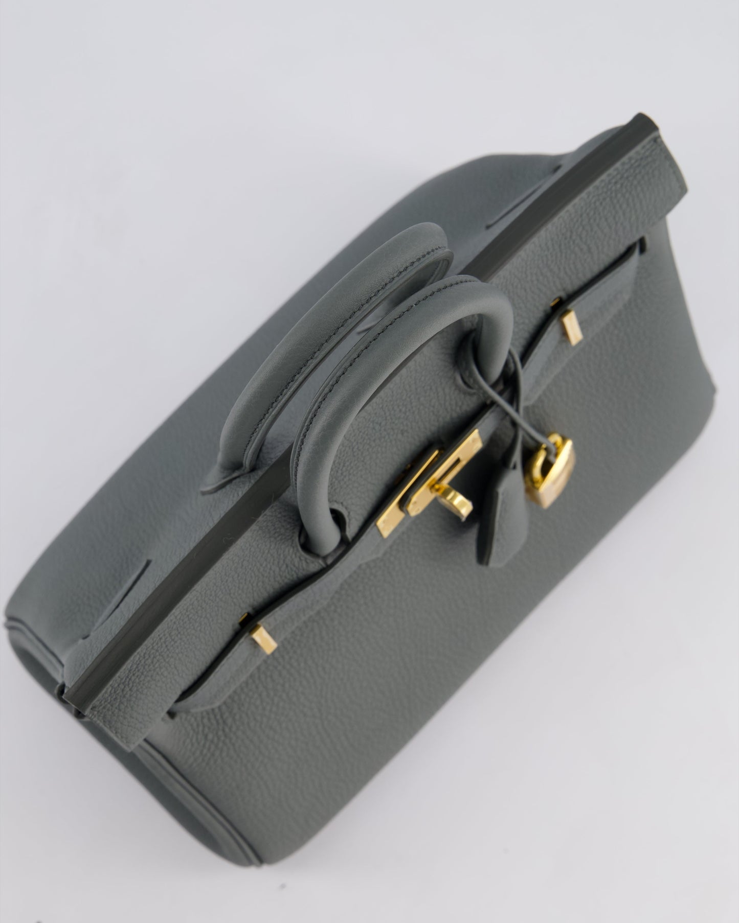 *SUPER HOT COLOUR* Hermès Birkin 25cm Retourne Bag in Vert Amande Togo Leather with Gold Hardware