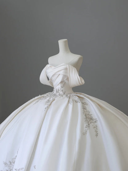 Exquisite white hand-embroidered luxurious off-the-shoulder satin wedding dress P2506