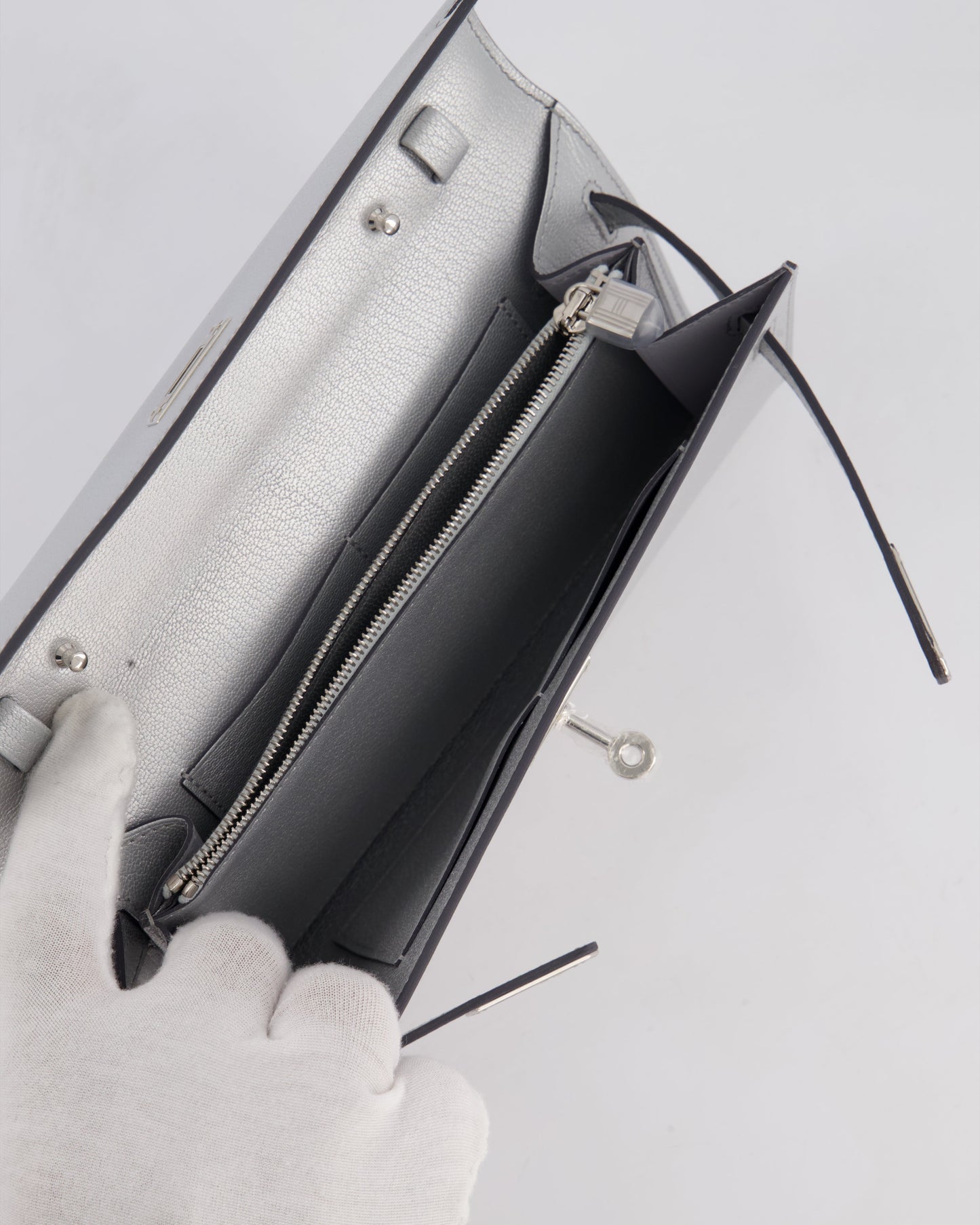 *SUPER RARE* Hermès Kelly To Go Bag in Argent Chevre Chamkila Leather with Palladium Hardware