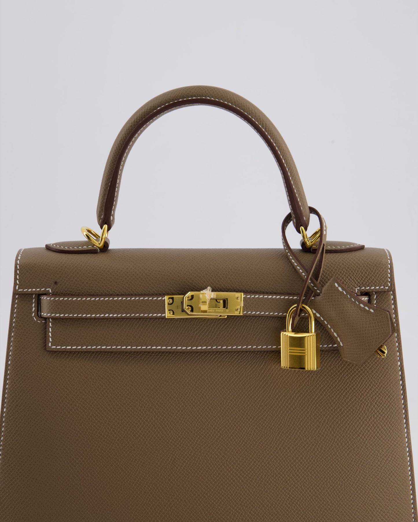 Hermès Kelly 25cm Sellier Bag in Etoupe Epsom Leather and Gold Hardware