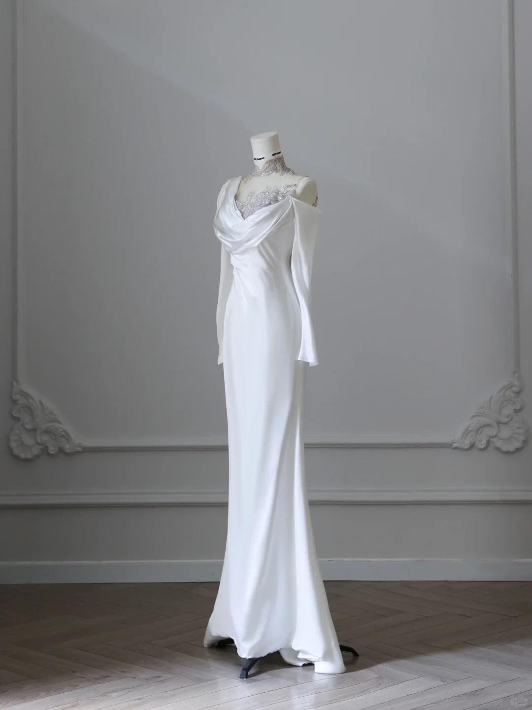 Elegant White Asymmetric Off-the-shoulder Long Sleeve Lace Applique Satin Mermaid Wedding Dress P2517