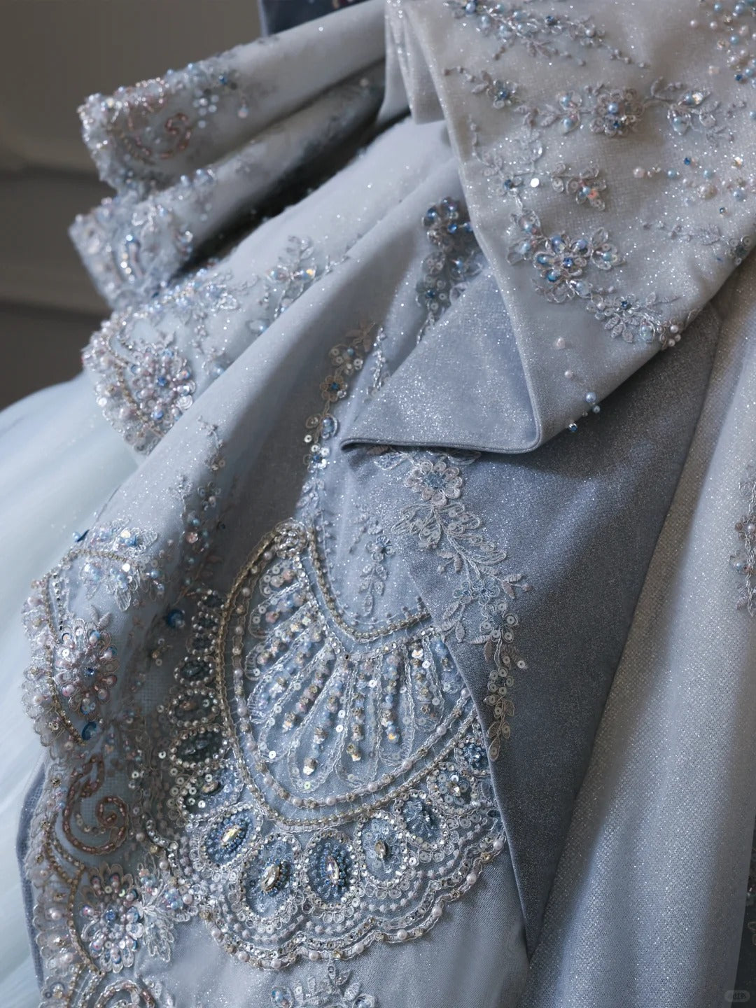 Dreamy Blue Gradient Off-the-shoulder Beaded Luxury Floor-length Wedding Dress P2518