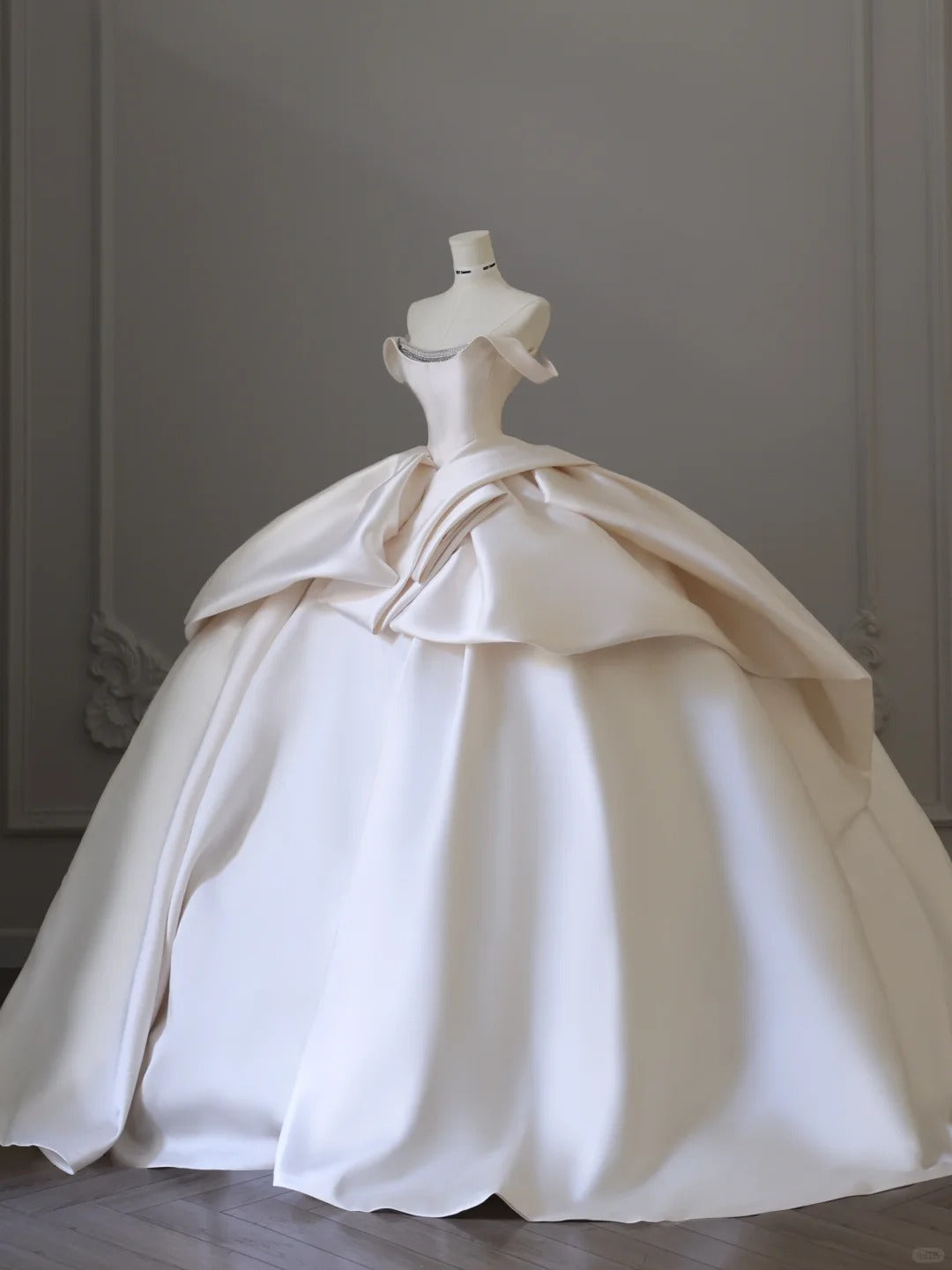 Elegant and simple satin off-shoulder white floor-length wedding dress P2521