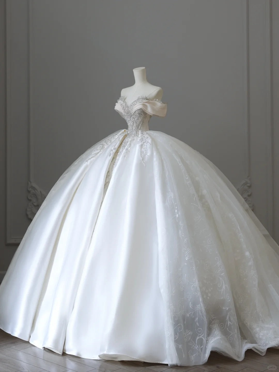 Elegant Sweetheart Neckline Off-the-shoulder Shiny Beaded Satin Floor-length Wedding Dress P2522