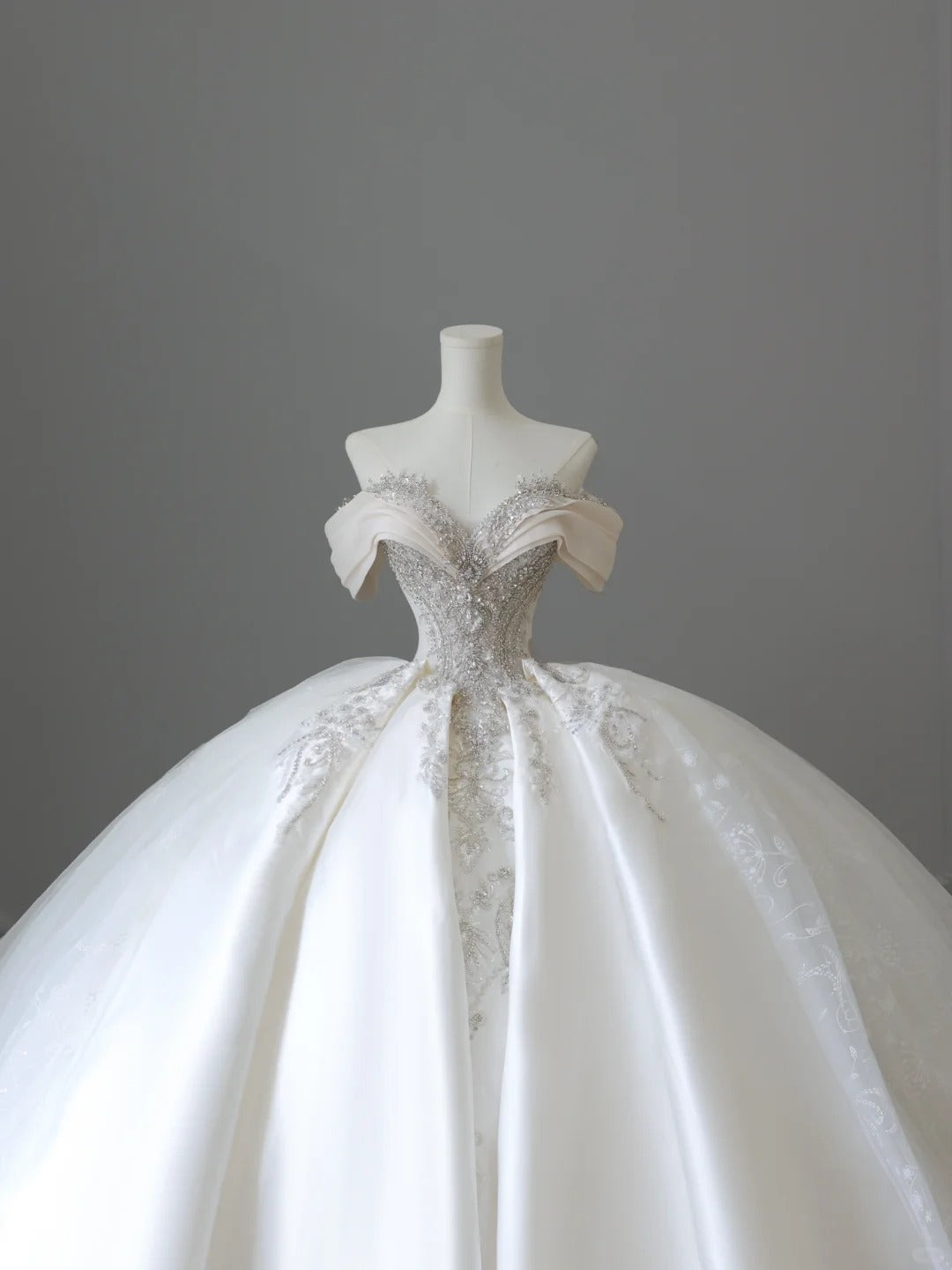 Elegant Sweetheart Neckline Off-the-shoulder Shiny Beaded Satin Floor-length Wedding Dress P2522