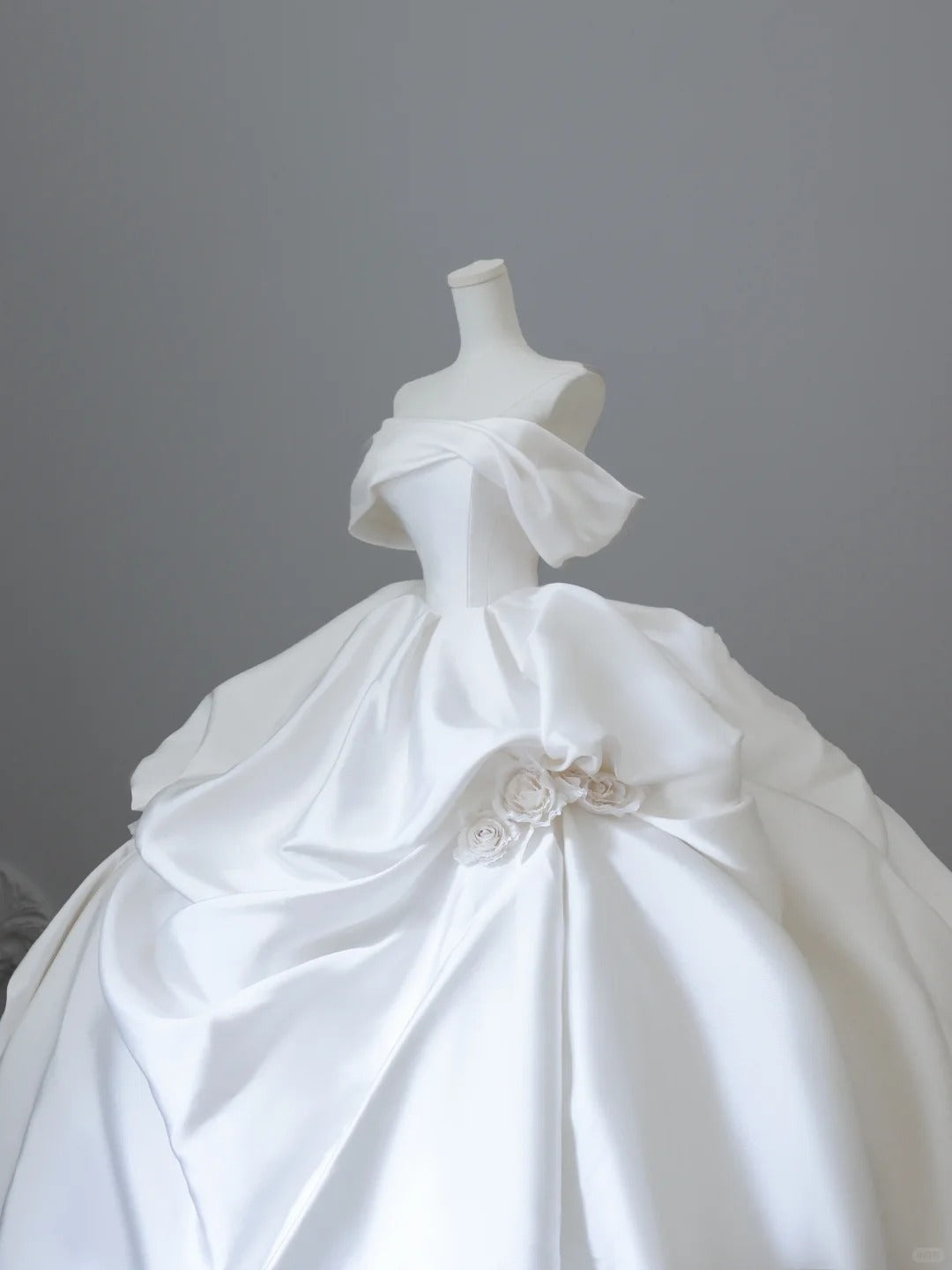 Elegant and simple white satin 3D rose floor-length wedding dress P2524