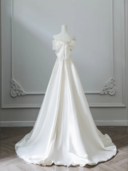 Elegant white simple one-shoulder satin bow applique floor-length wedding dress P2525