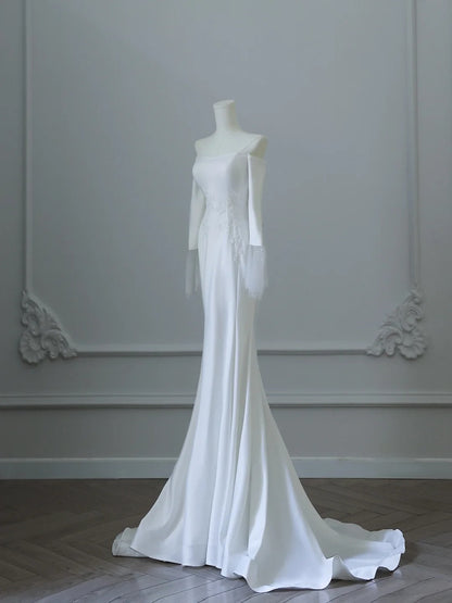 Elegant White Round Neck Lace Sleeveless Mermaid Satin Wedding Dress P2530