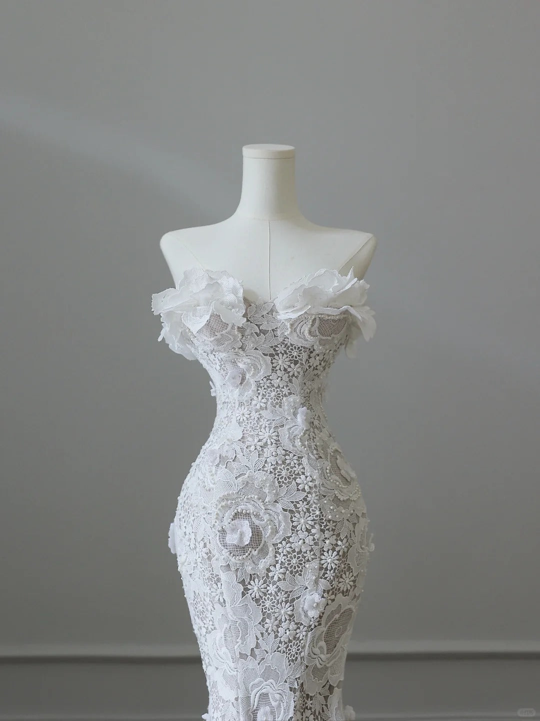 Vintage Lace White Mermaid Floral Wedding Dress P2533