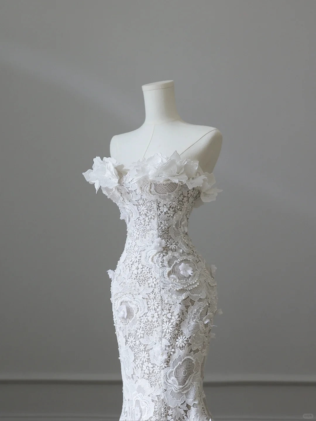 Vintage Lace White Mermaid Floral Wedding Dress P2533