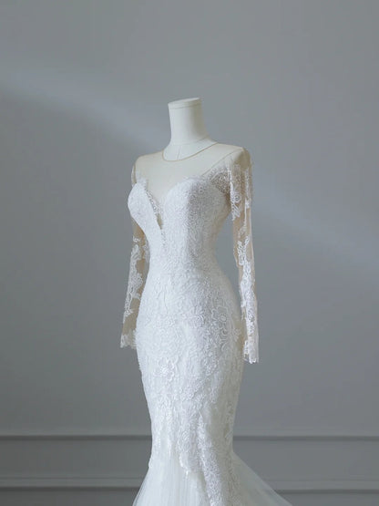 Vintage Lace Round Neck Long Sleeve Mermaid Tulle Wedding Dress P2536