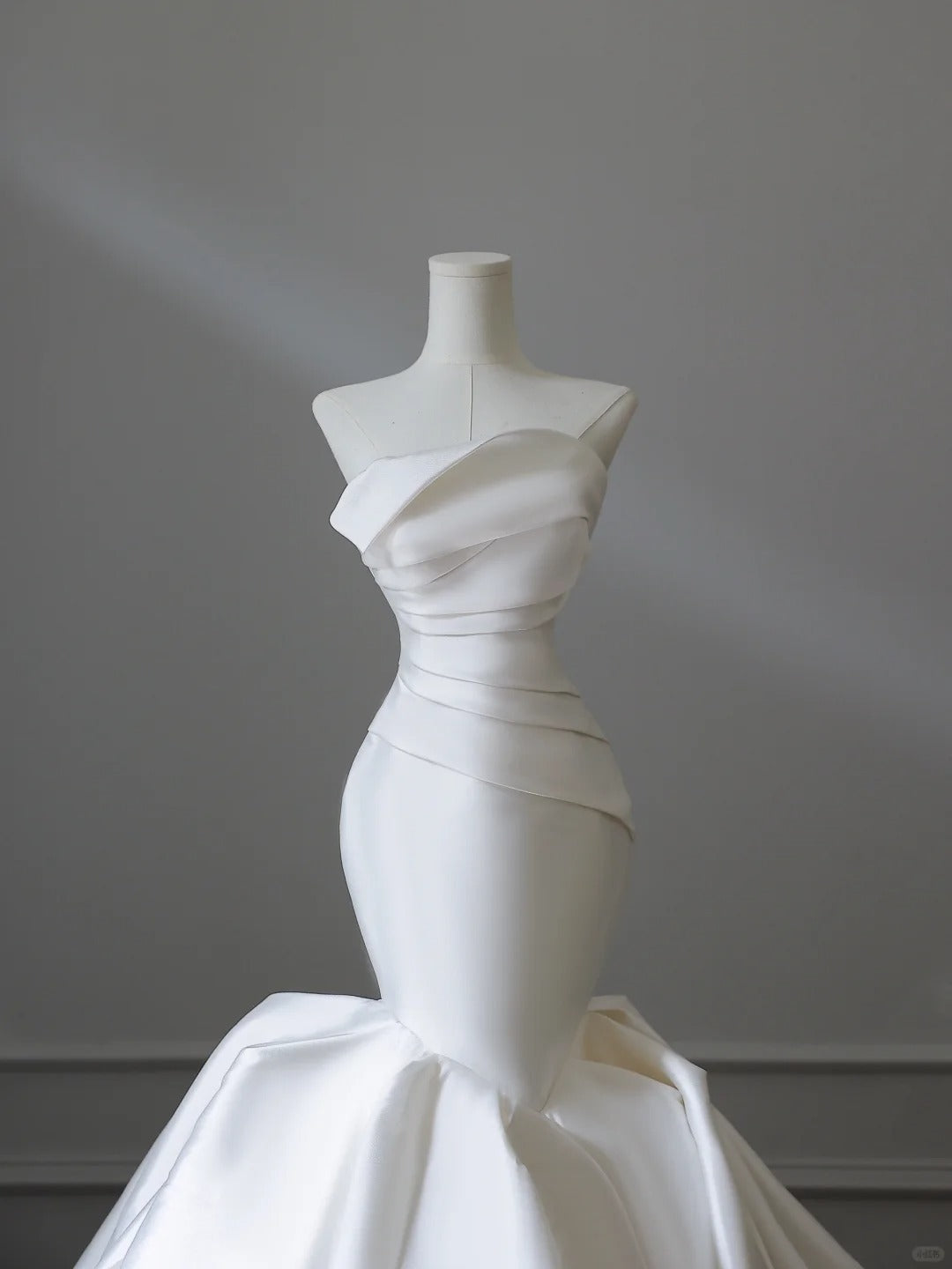 Elegant White Strapless Satin Mermaid Simple Wedding Dress P2543