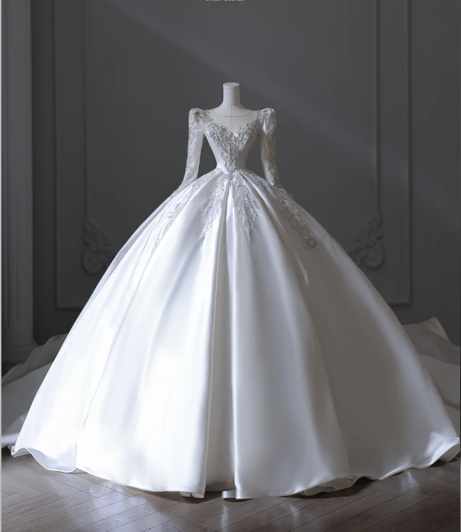 Vintage White Long Sleeve Beaded Round Neck A-Line Floor-Length Wedding Dress P2552