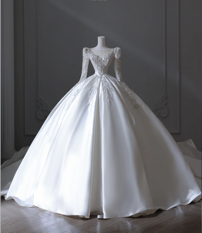 Vintage White Long Sleeve Beaded Round Neck A-Line Floor-Length Wedding Dress P2552