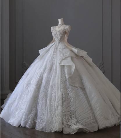 Luxurious French Retro Long Sleeve Beaded Floor-Length Princess Wedding Dress P2554