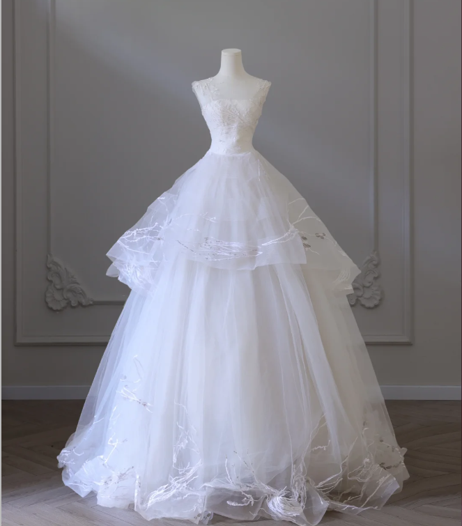 Flowing White Sleeveless Tulle Simple Wedding Dress P2557