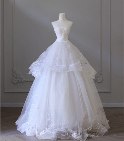 Flowing White Sleeveless Tulle Simple Wedding Dress P2557