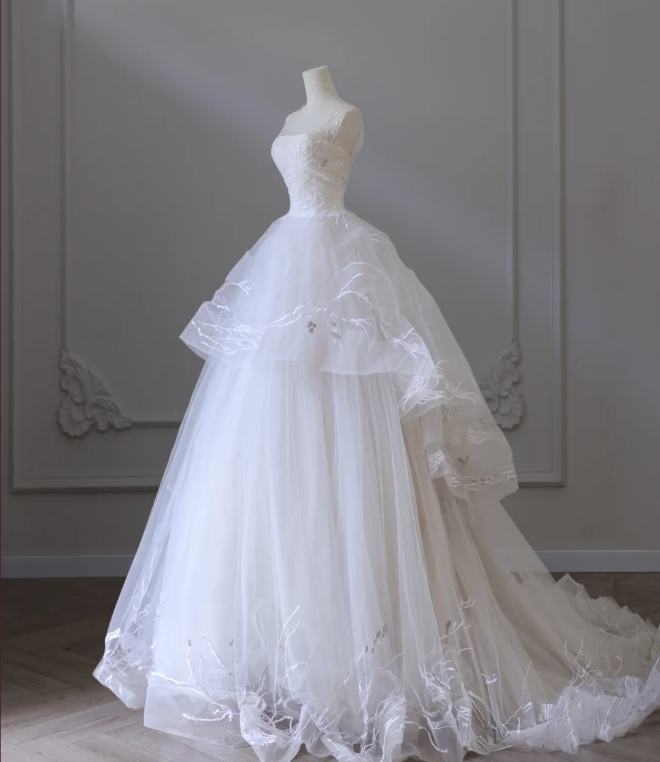 Flowing White Sleeveless Tulle Simple Wedding Dress P2557