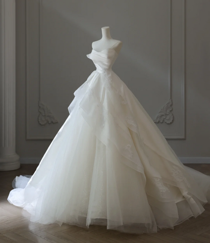 Simple and gentle tube top tulle A-line wedding dress with train P2559