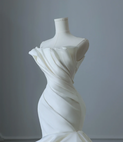 Simple High-end Mermaid Strapless Satin Wedding Dress P2560