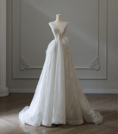 Elegant Round Neck Sleeveless Tulle A-Line Wedding Dress P2561