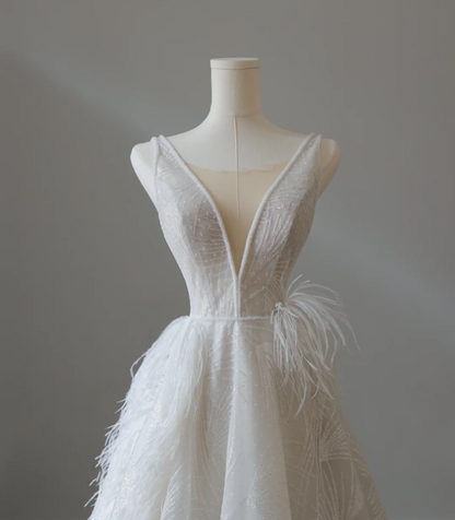 Elegant Round Neck Sleeveless Tulle A-Line Wedding Dress P2561