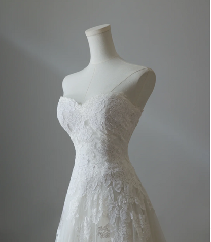 Elegant White Strapless Lace Tulle A-Line Wedding Dress P2563