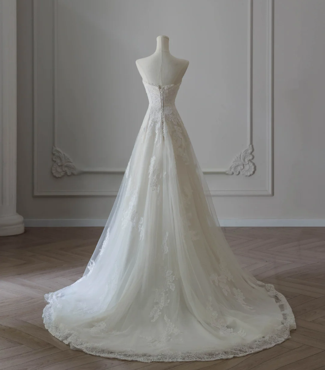 Elegant White Strapless Lace Tulle A-Line Wedding Dress P2563