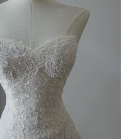 Elegant White Strapless Lace Tulle A-Line Wedding Dress P2563