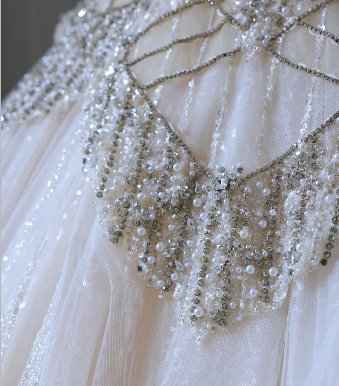 Luxurious Champagne Sleeveless Beaded Rhinestone A-Line Floor-Length Tulle Wedding Dress P2576