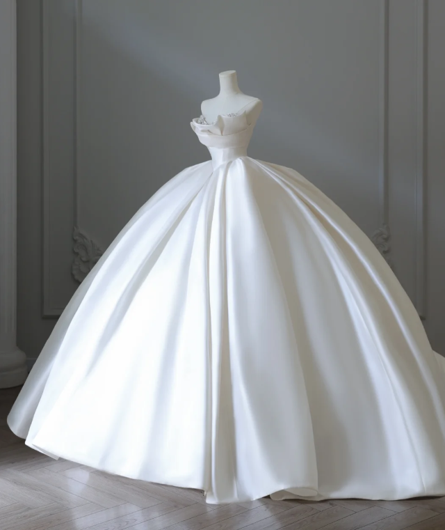 Minimalist Strapless Satin Elegant Floor-Length Wedding Dress P2577