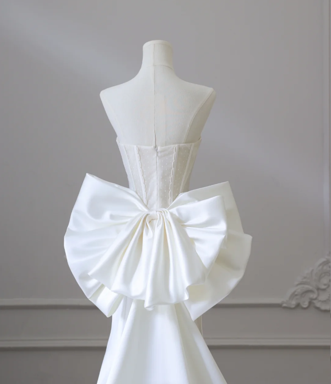 Elegant White Mermaid Satin Butterfly Wedding Dress P2585