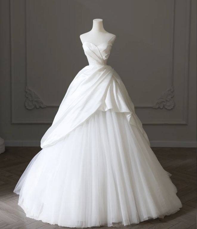 Simple and elegant white sweetheart neckline satin tulle A-line floor-length wedding dress P2593