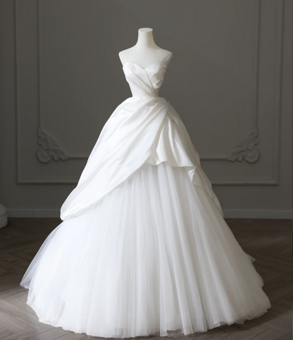 Simple and elegant white sweetheart neckline satin tulle A-line floor-length wedding dress P2593