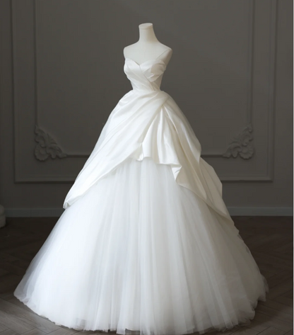 Simple and elegant white sweetheart neckline satin tulle A-line floor-length wedding dress P2593