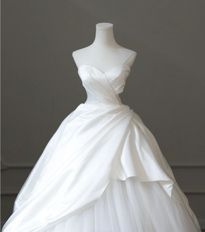 Simple and elegant white sweetheart neckline satin tulle A-line floor-length wedding dress P2593