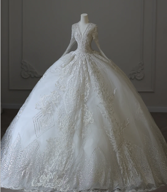 Vintage V-neck lace long sleeve tulle A-line floor-length wedding dress P2597