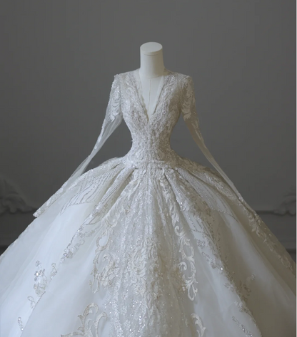 Vintage V-neck lace long sleeve tulle A-line floor-length wedding dress P2597