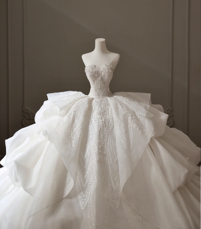 High Waist Strapless Lace Puffy Layered A-Line Floor-Length Wedding Dress P2599