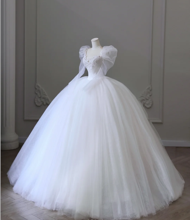 Vintage Tulle Long Sleeve Round Neck A-Line Floor-Length Wedding Dress P2604