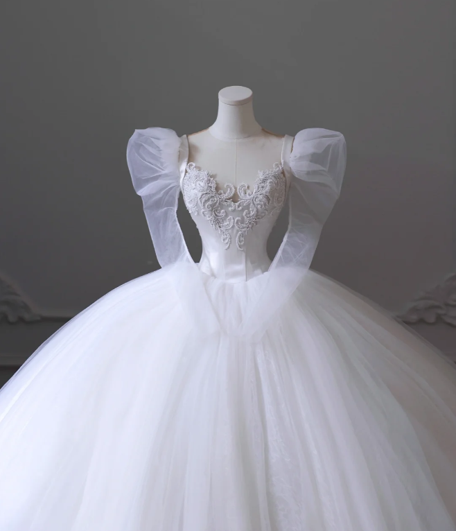 Vintage Tulle Long Sleeve Round Neck A-Line Floor-Length Wedding Dress P2604
