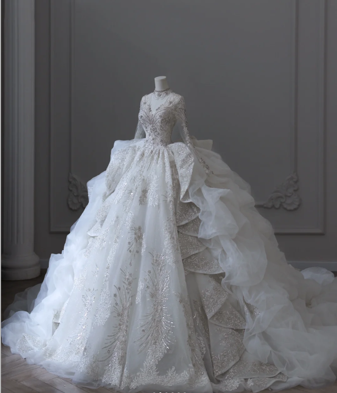 French Palace V-neck long-sleeved dreamy and shiny floor-length wedding dress P2610