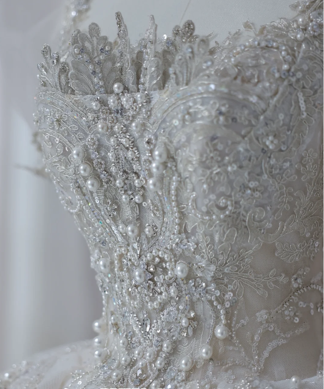 Fantasy French Square Neck Puff Sleeves Shiny Beaded Tulle Floor-Length Wedding Dress P2613